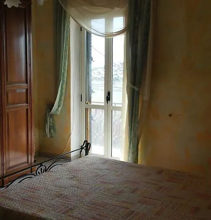 Casa In Affitto * Gerace